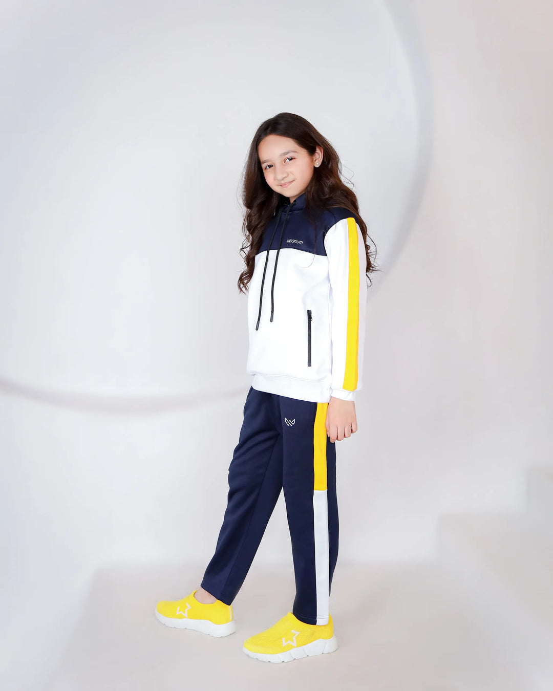 Kids multi-color tracksuit for cold weather