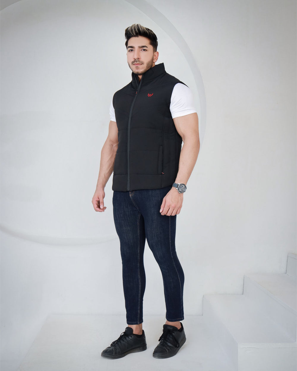 Sleeveless winter jacket black